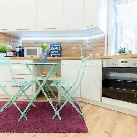 Real Apartments Anker *